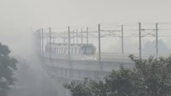 Delhi Metro to run extra trips to cut vehicular pollution